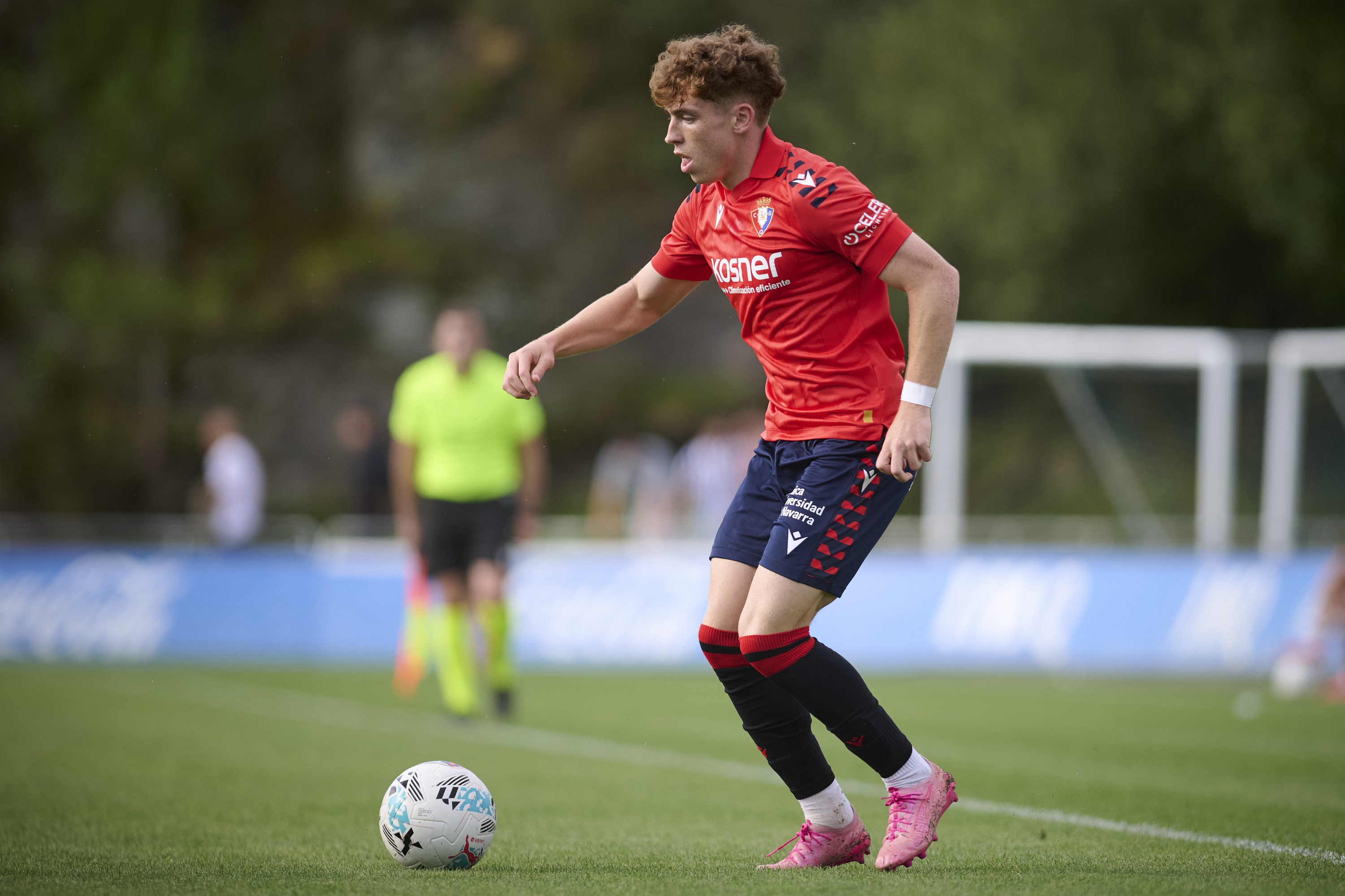 巴萨关注奥萨苏纳前锋穆尼奥斯 皇马50%所有权成最大障碍