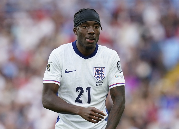 马杜埃凯直面三狮军团右路竞争 称与萨卡互相学习