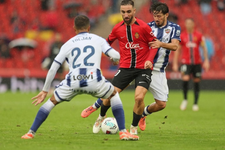 西甲九轮冲刺 冠军欧战保级三大战线全面绞杀