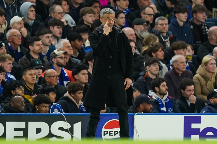 巴黎消息源坚称恩里克将续约 曼联寻帅或再遇阻 巴黎消息源坚称恩里克将续约 曼联寻帅或再遇阻