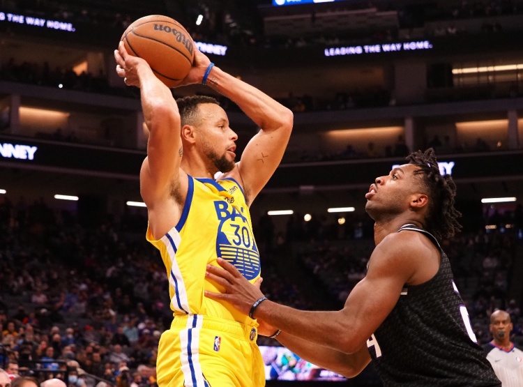 克尼佩尔三分命中数领跑联盟 近十年优势幅度几何 克尼佩尔三分命中数领跑联盟 近十年优势幅度几何