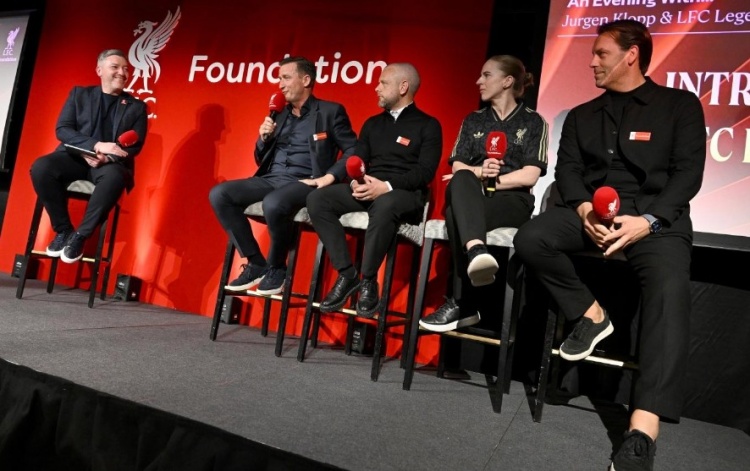 克洛普达格利什领衔安菲尔德慈善赛管理团队 杰拉德克劳奇出战 克洛普达格利什领衔安菲尔德慈善赛管理团队 杰拉德克劳奇出战