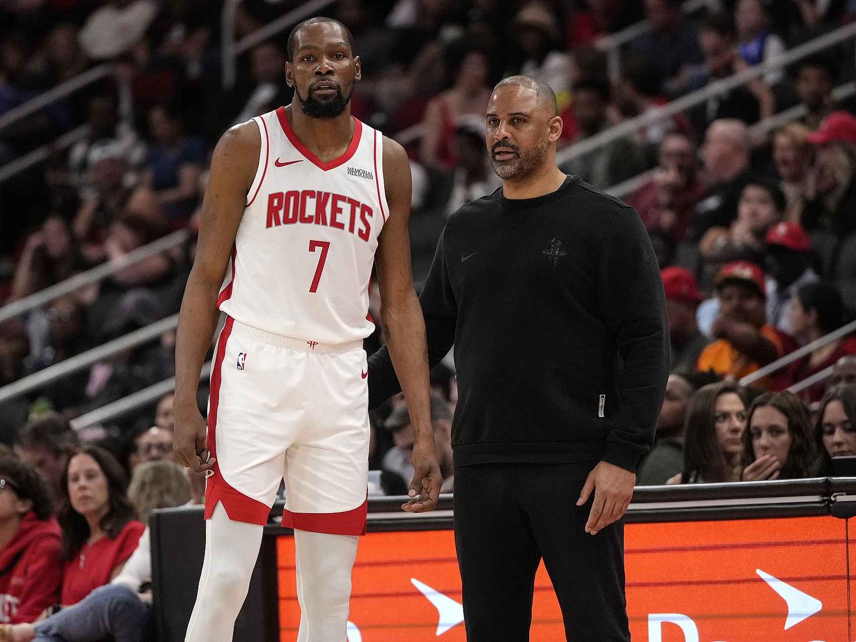 火箭加时崩盘创29年耻辱纪录 本季11次两位数领先遭翻盘