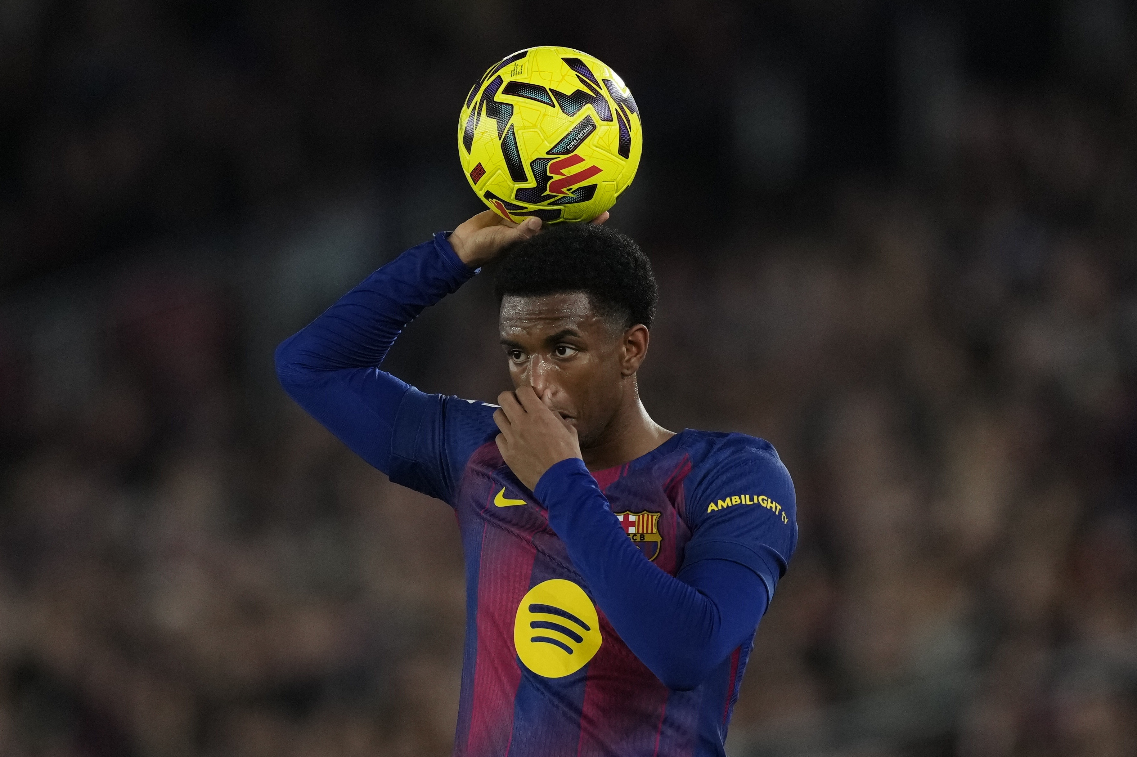 罗马诺确认巴萨未主动兜售巴尔德 巨额报价方可能触发转会