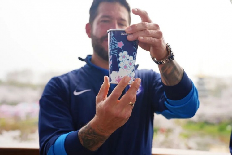 莫拉东湖行感受武汉底蕴 与邓卓翔交流省联赛