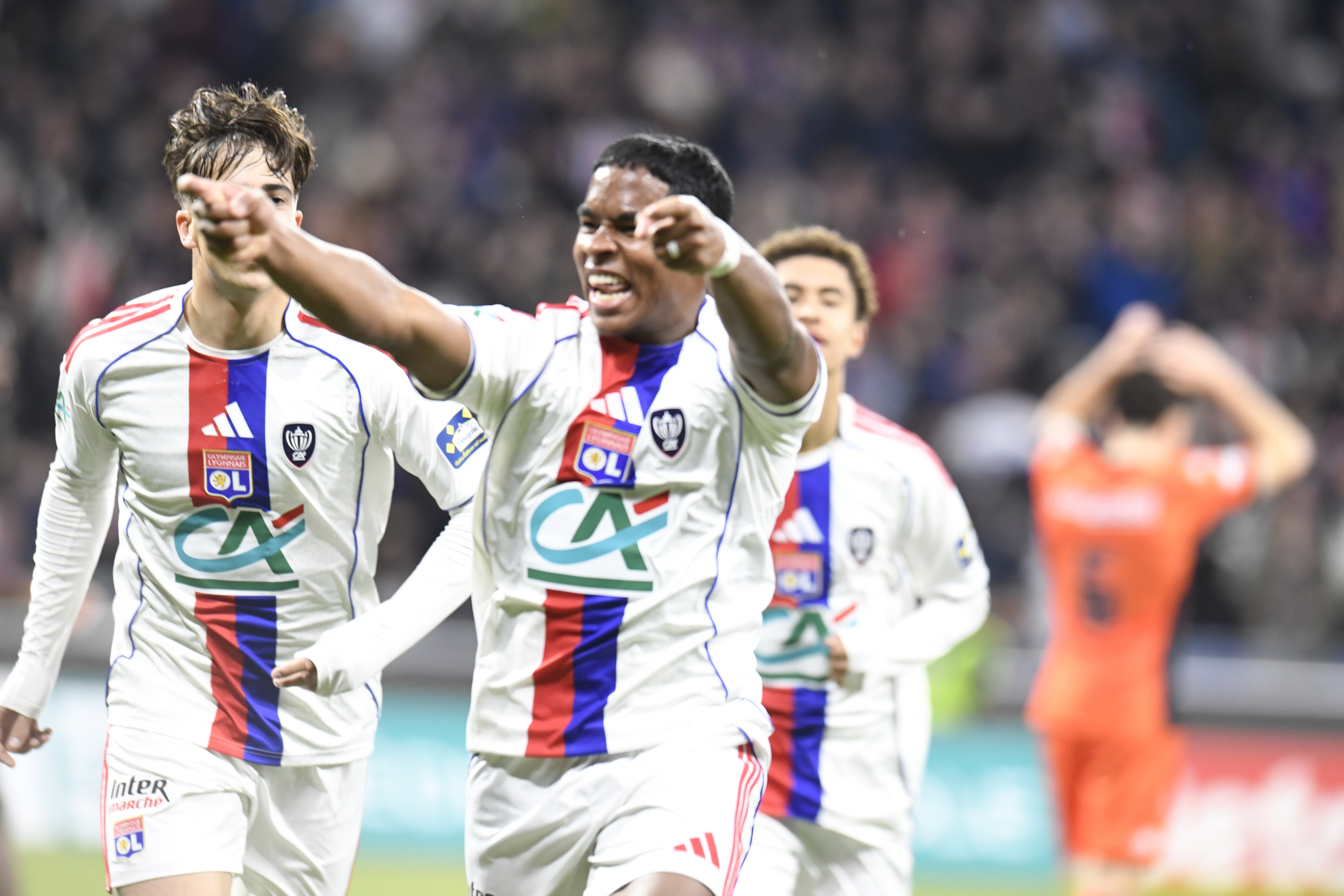 恩德里克里昂枯坐90分钟 巴西锋线竞争残酷安帅未给机会