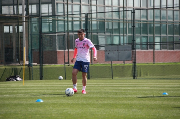 前辽足青训射手董祥复出 加盟中冠成都顶耀锦城 前辽足青训射手董祥复出 加盟中冠成都顶耀锦城