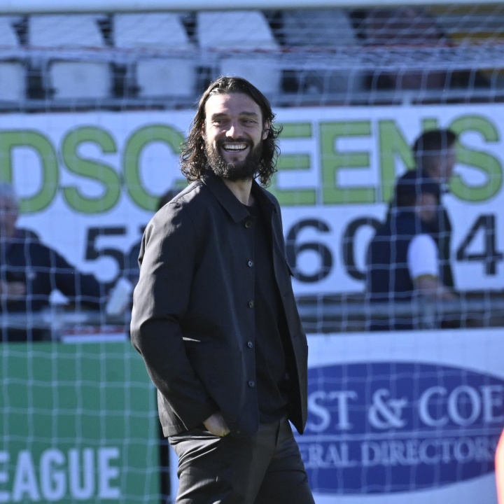 安迪·卡罗尔执教两连胜 KSI入主达根汉姆剑指英超 安迪·卡罗尔执教两连胜 KSI入主达根汉姆剑指英超