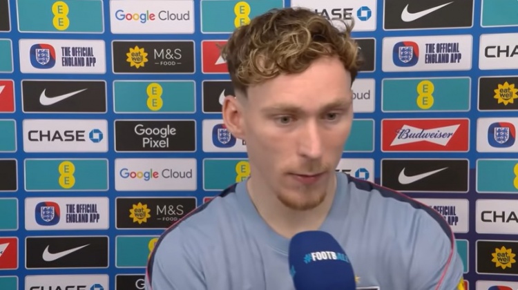 加纳首秀获评队内最佳 怀特送点引争议 加纳首秀获评队内最佳 怀特送点引争议