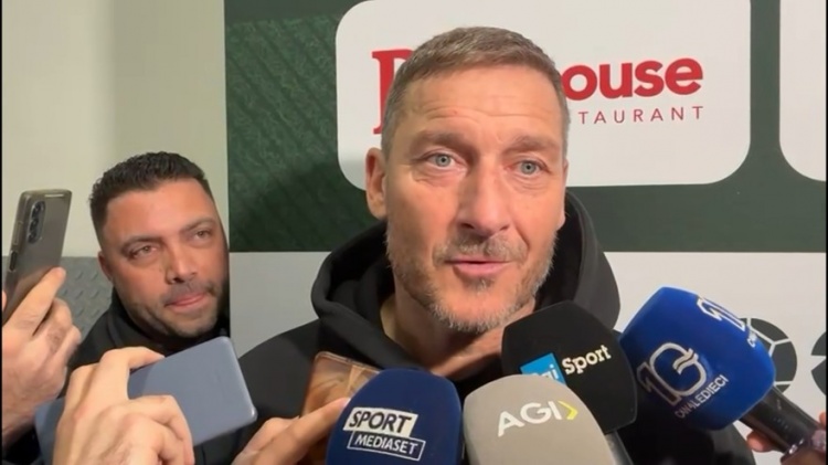 托蒂谈迪巴拉替代者:我快50了但还能踢