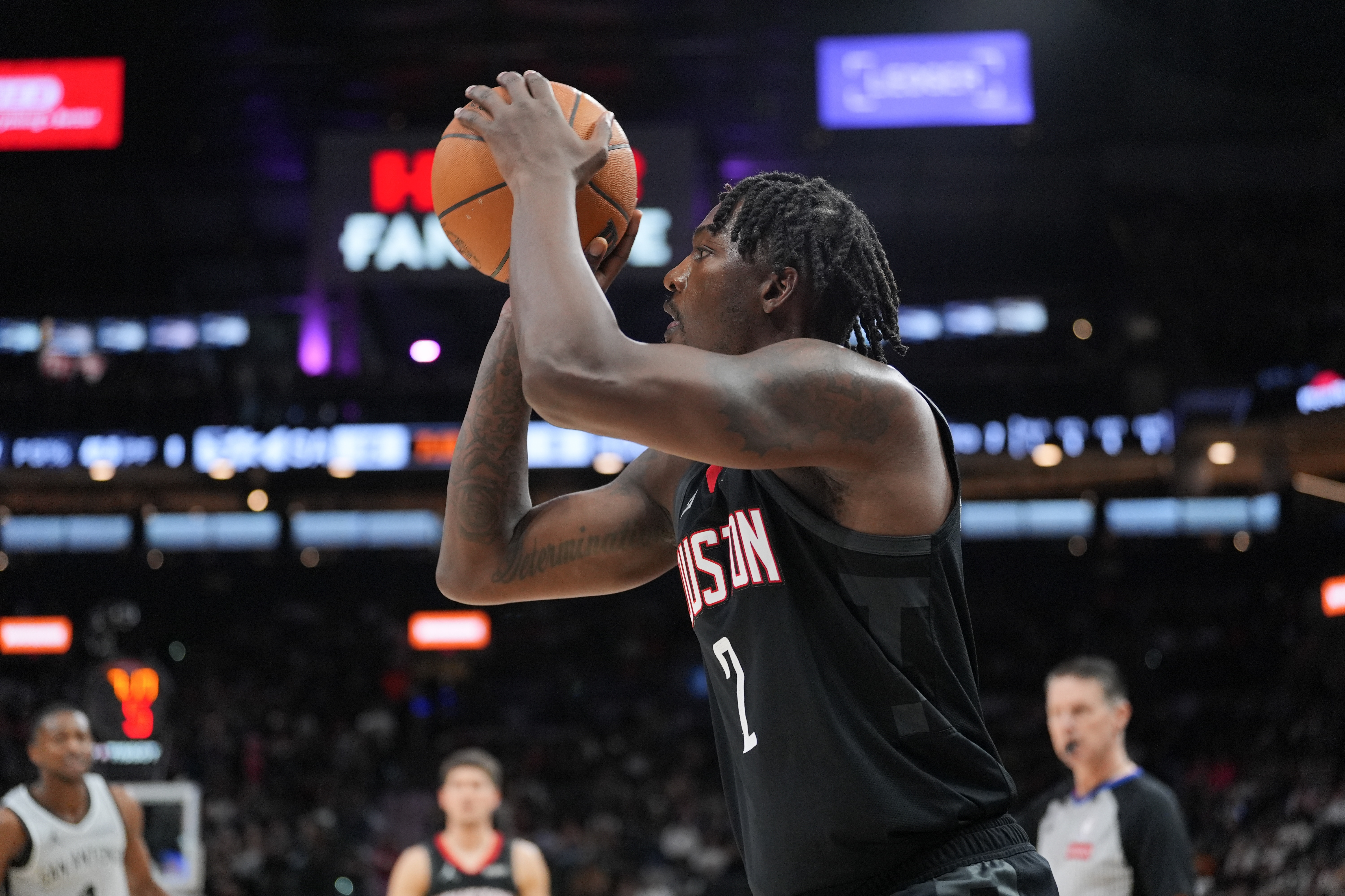 火箭12人轮换大胜鹈鹕 芬尼-史密斯连续两场遭DNP