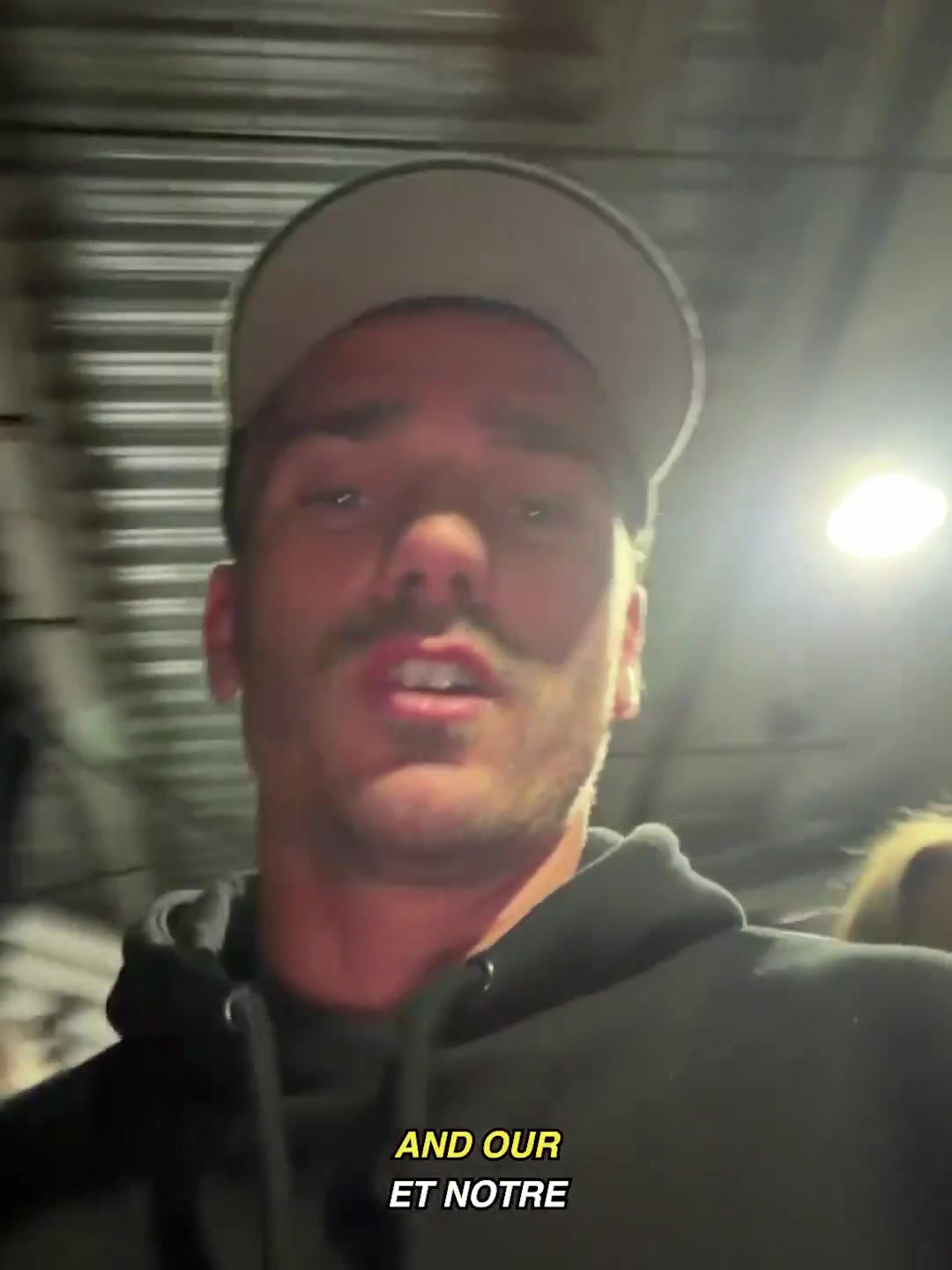 格列兹曼现身巴克莱中心观战 法国双星篮网主场聚首 格列兹曼现身巴克莱中心观战 法国双星篮网主场聚首