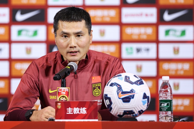 邵佳一执教首秀2-0库拉索 赛前动员沿用米卢名言态度决定一切