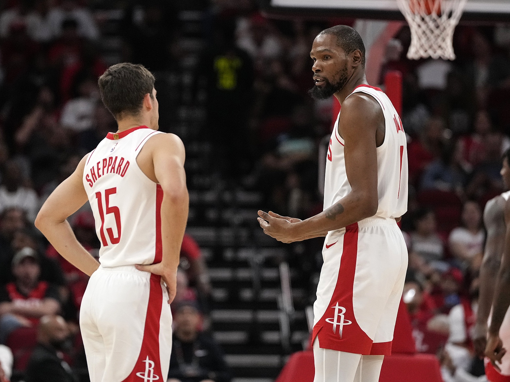 杜兰特点出谢泼德蜕变关键 火箭替补控卫节奏掌控显著提升