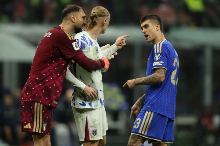 意大利世预赛三度折戟 八亿身价难掩体系性崩塌 意大利世预赛三度折戟 八亿身价难掩体系性崩塌