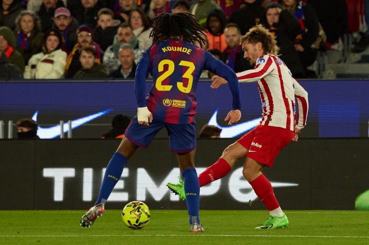 西甲争冠关键战 马竞主场迎战巴萨 格列兹曼告别战