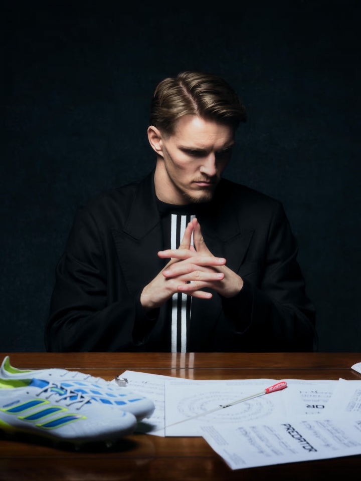 厄德高转投阿迪达斯获专属定制猎鹰26 厄德高转投阿迪达斯获专属定制猎鹰26