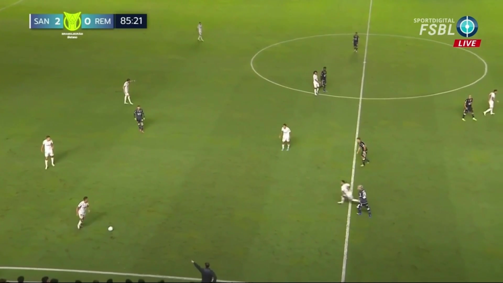 内马尔染黄停赛炮轰主裁：他想当主角 行为极不尊重