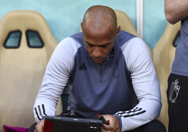 亨利谈法国队选材与定位球 反问98年如何夺冠