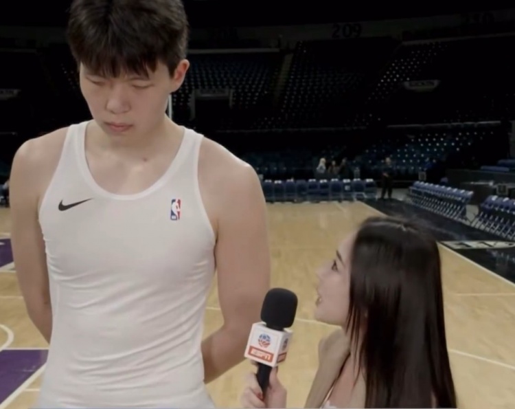 杨瀚森赛前称身体状态满分 淡化球权强调团队贡献