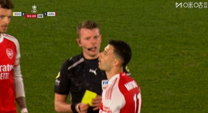 马丁内利补时推搡裁判染黄 阿森纳心态失衡