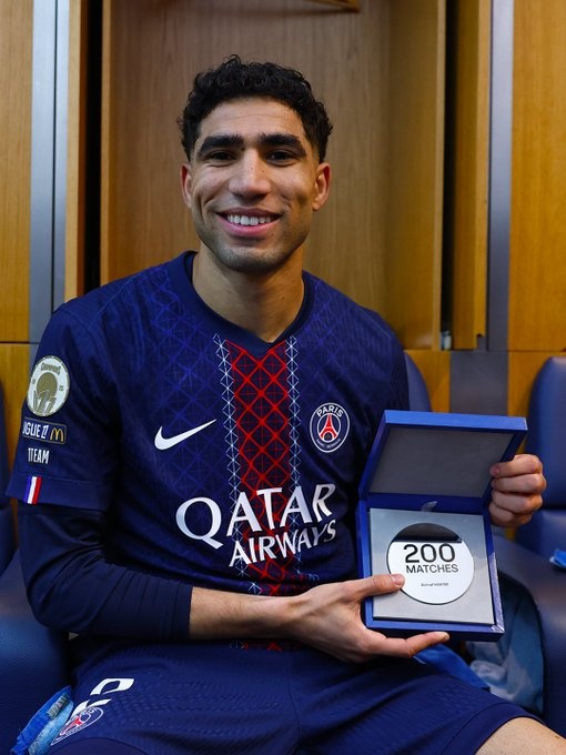 阿什拉夫巴黎200场里程碑 获俱乐部颁发纪念奖章