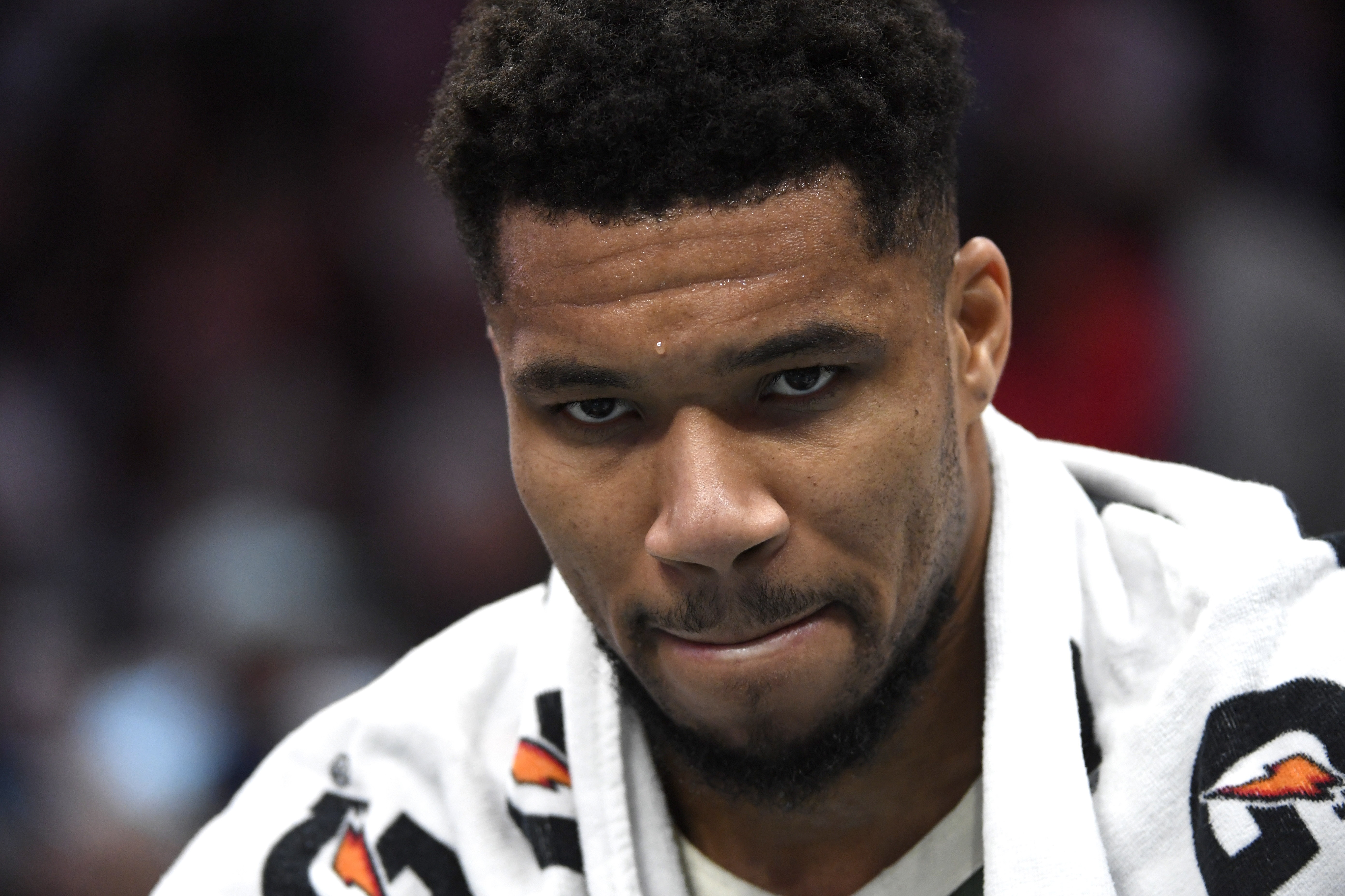 字母哥与雄鹿复出说法冲突联盟介入调查 训练邀请成争议焦点