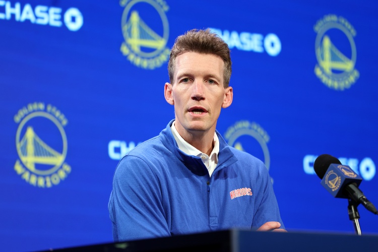 公牛酝酿管理层全面清洗 迈尔斯邓利维成潜在目标