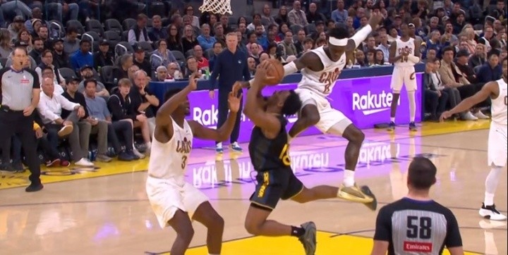 施罗德防守飞踹克赖尔遭一级恶犯 前队友库明加调侃：你以为自己是李连杰呀