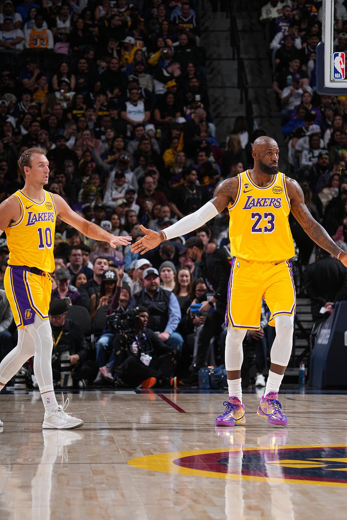 湖人残阵被迫变阵 两套全新阵容组合赛季首现