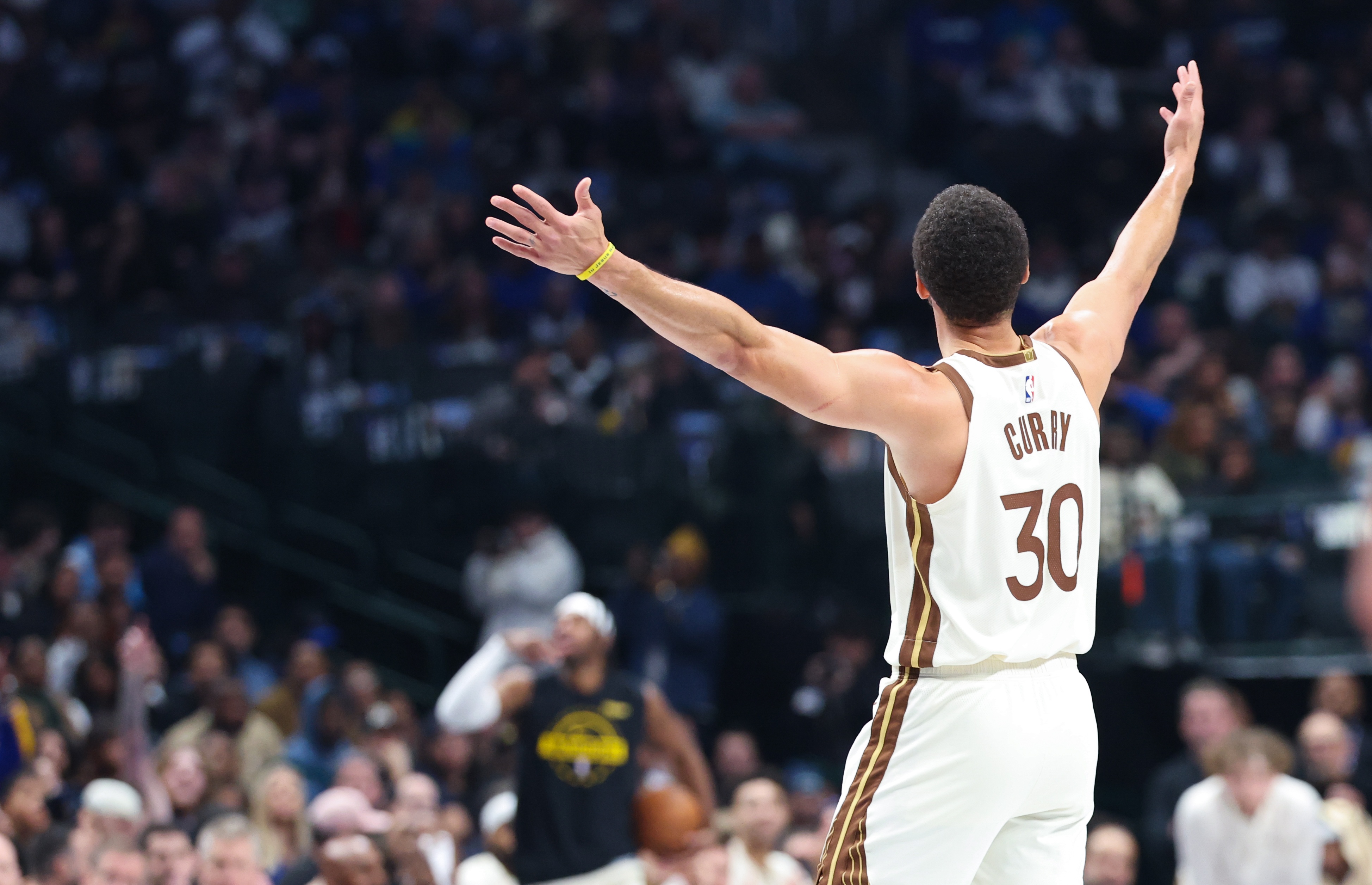 库里常规赛末段复出 勇士季后赛前景与选秀资产陷两难