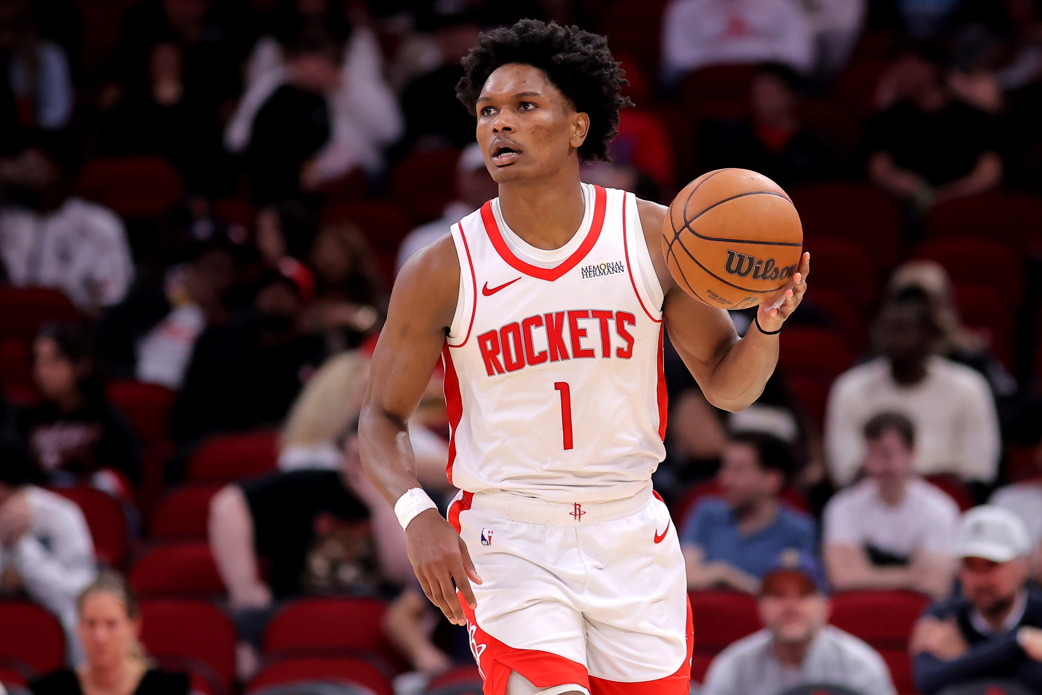 火箭五连胜期间进攻效率飙升 阿门汤普森近十战成禁区杀器 火箭五连胜期间进攻效率飙升 阿门汤普森近十战成禁区杀器