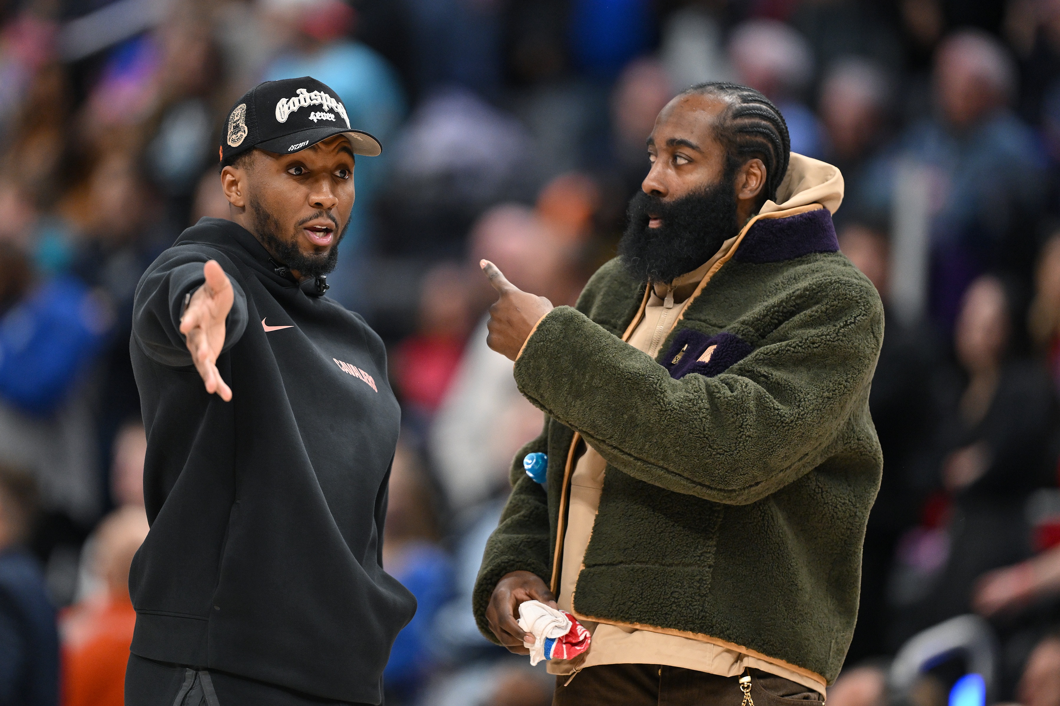 米切尔详解末节进攻逻辑 哈登引力成骑士破局关键 米切尔详解末节进攻逻辑 哈登引力成骑士破局关键