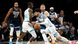 黄蜂轻取森林狼豪取四连胜 鲍尔35+8主导比赛 兰德尔空砍26分