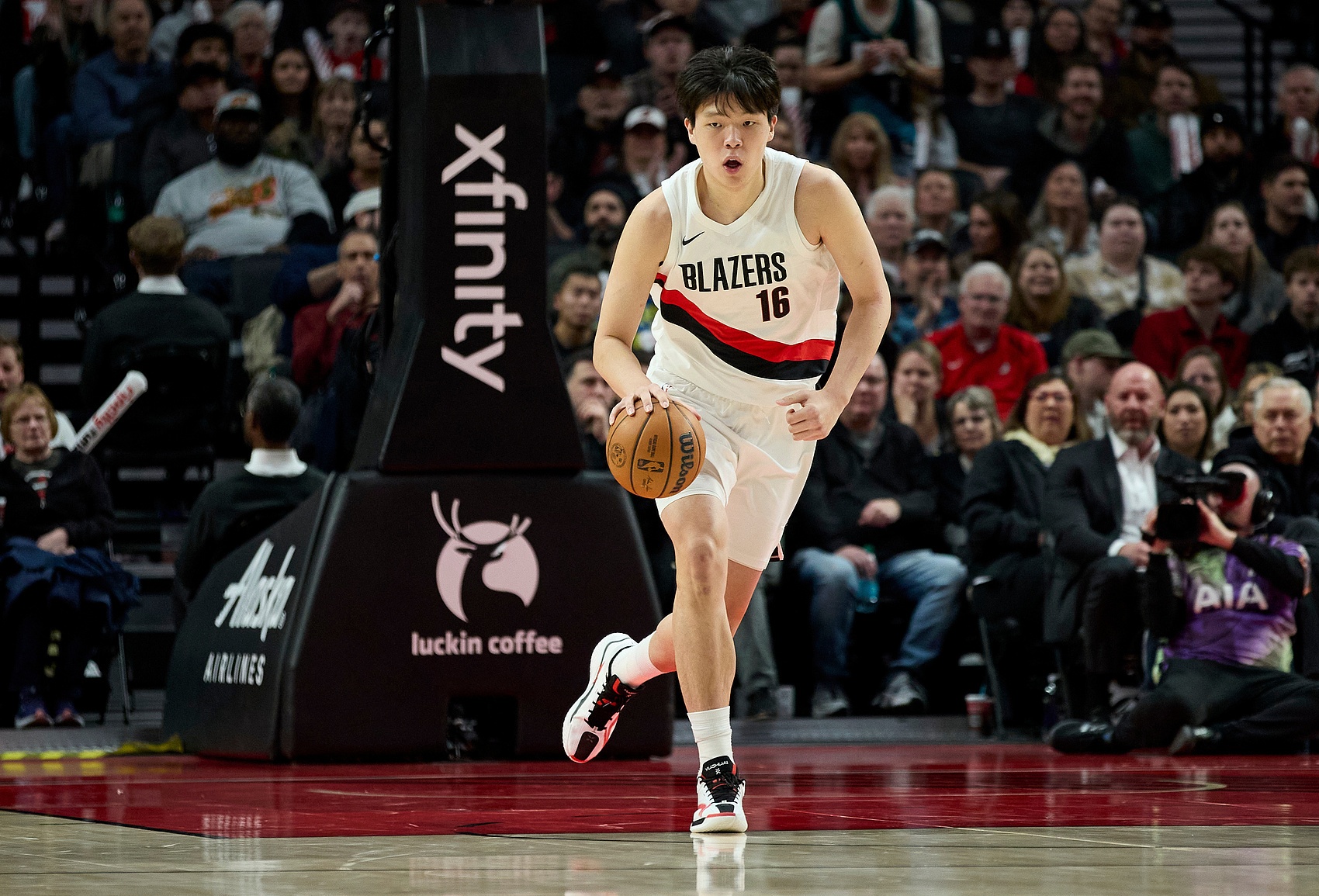 杨瀚森再遭DNP 开拓者加时负掘金