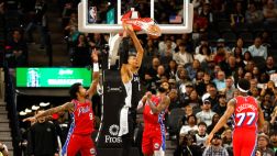 马刺主场力克76人 文班伤退卡斯尔三双 恩比德空砍34+12