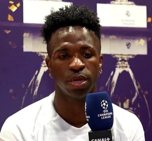 维尼修斯回应跑动质疑 与姆巴佩搭档将拼至最后一刻