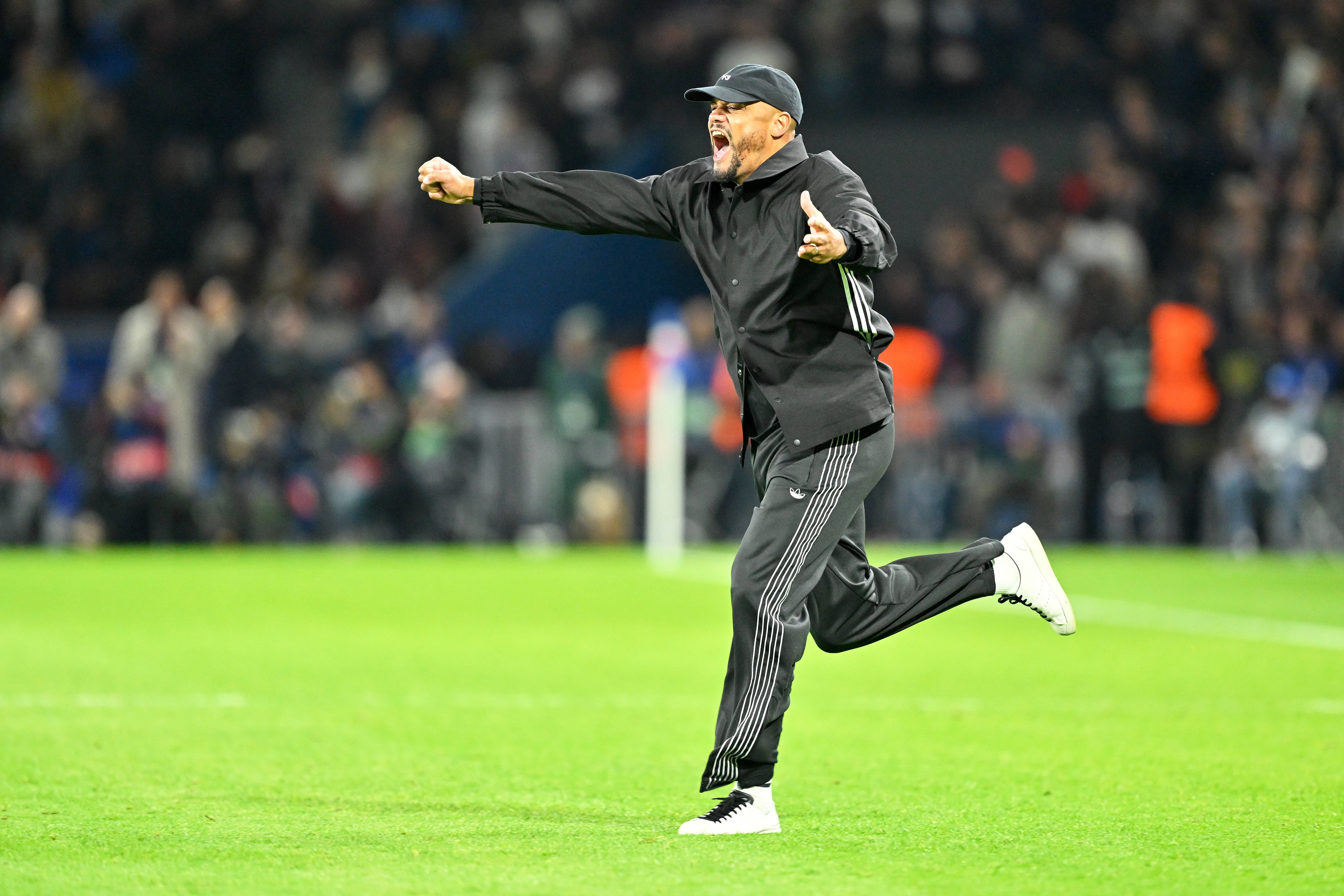 诺伊尔九扑救拜仁攻克伯纳乌 哈弗茨绝杀枪手助英超锁定五席