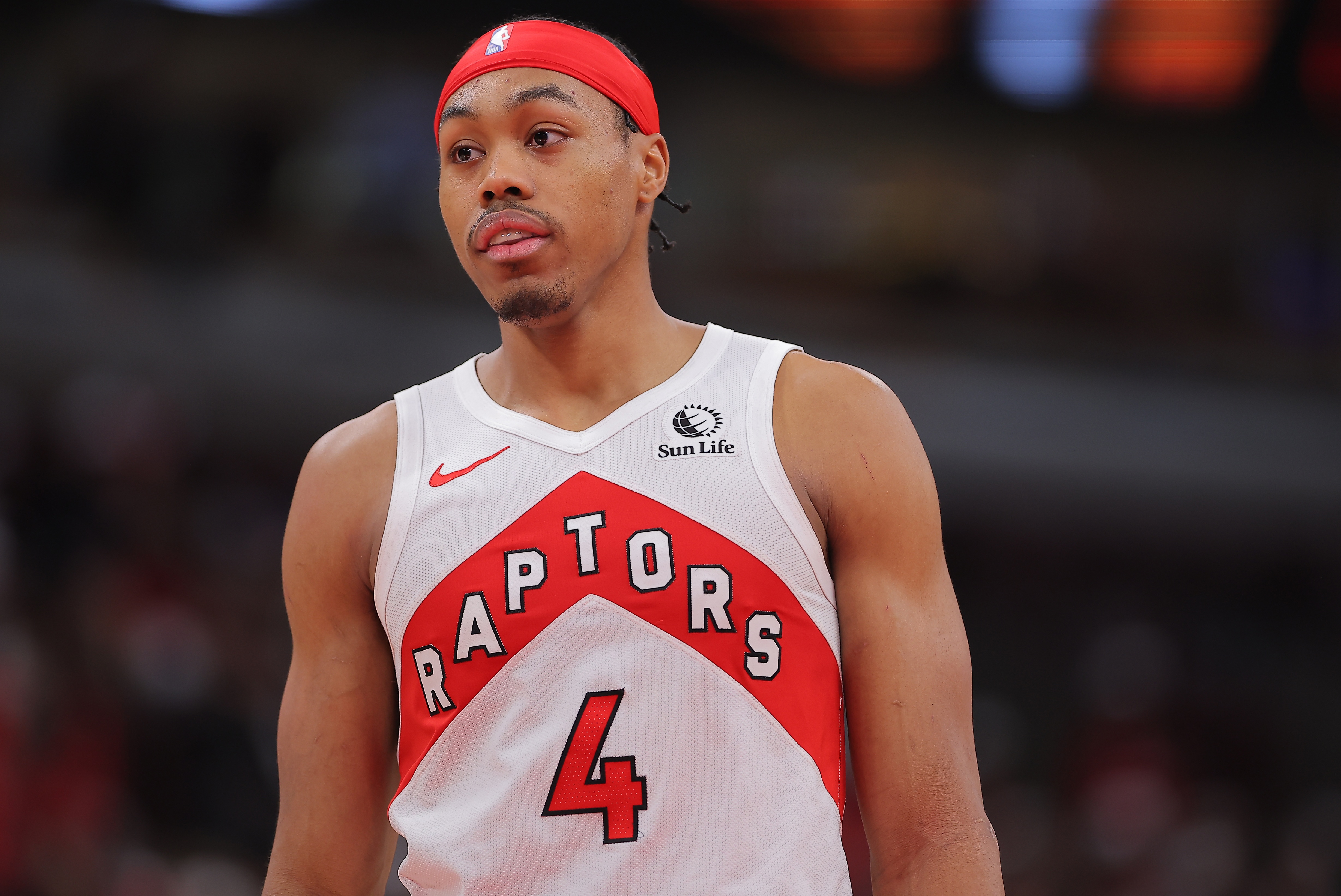 费尔斯40分率鹈鹕狂胜 阿门准三双伦纳德高效34分