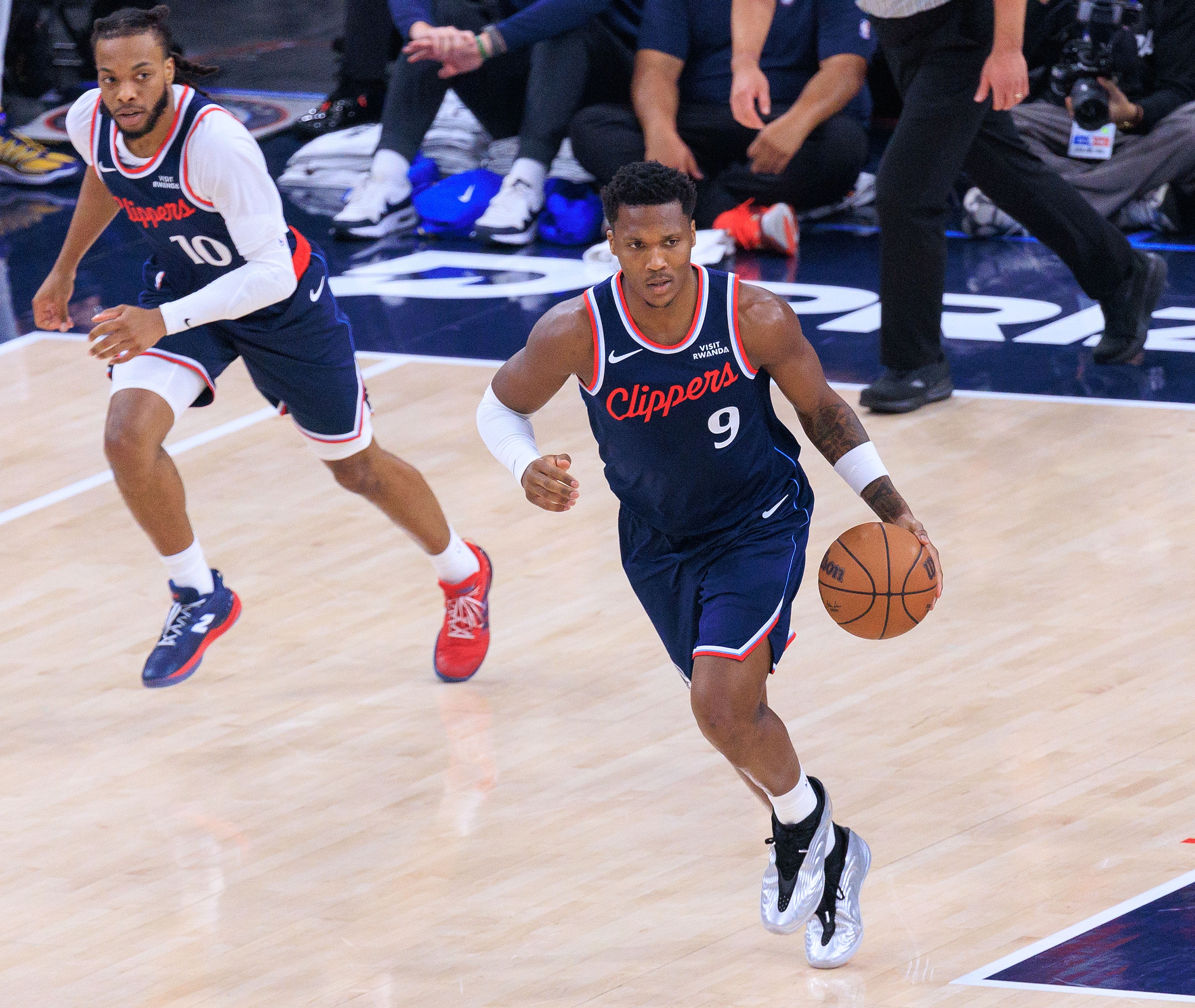 快船附加赛前景：健康回归与伦纳德主导成关键变量