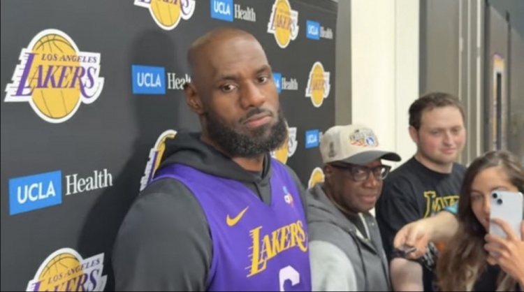 詹姆斯定义季后赛篮球 强调竞争性与意义