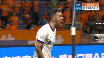 津门虎客场三球完胜十人玉昆 基莱斯两射一传主导赛季首胜