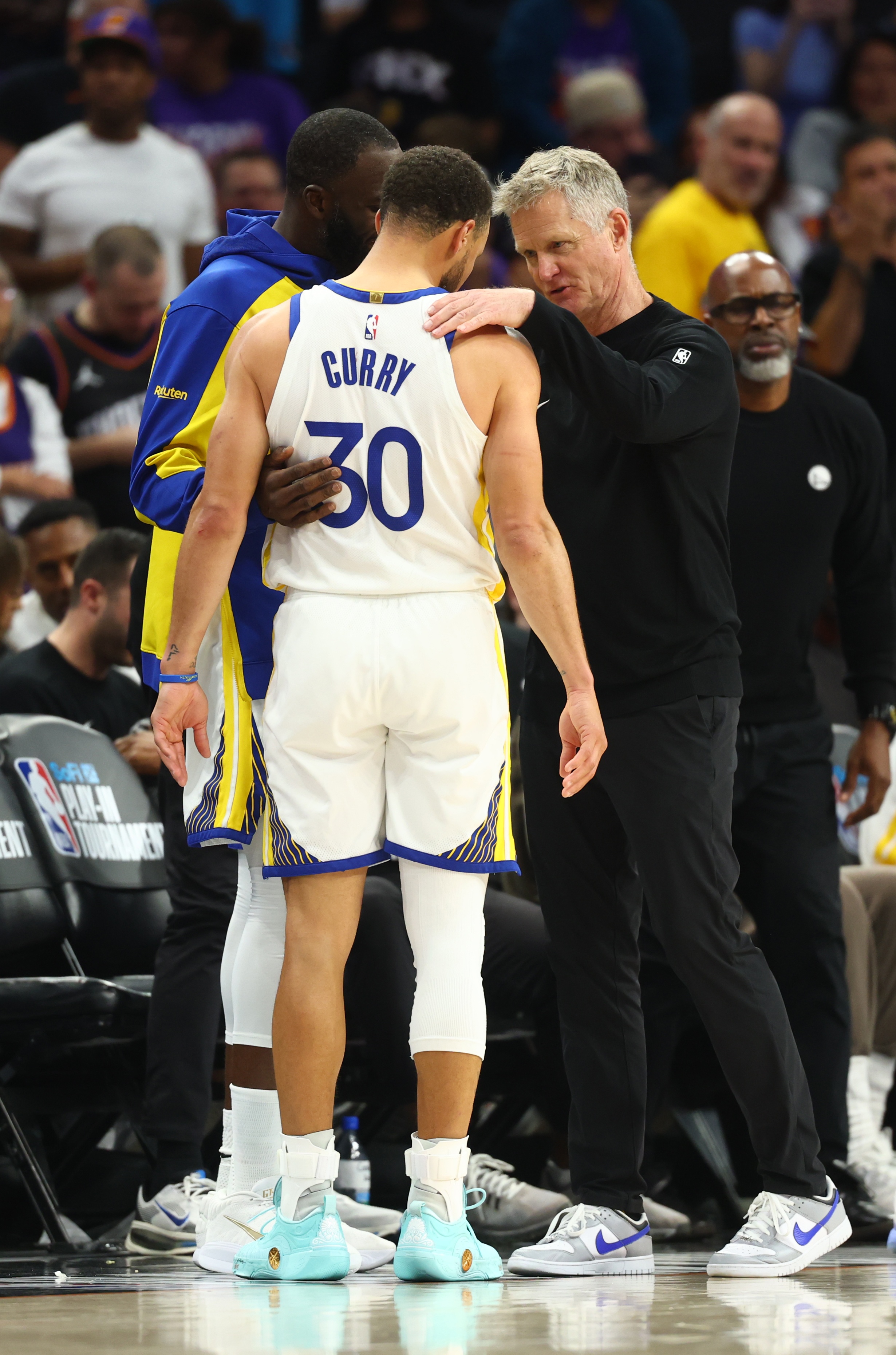 勇士赛季终结于附加赛 休赛期面临核心续约与阵容重构多重抉择