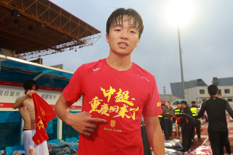 重庆铜梁龙球员李镇全入选市劳模拟表彰名单