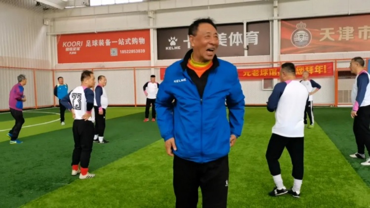 施连志三十年飞踹标签与最佳状态网络重生