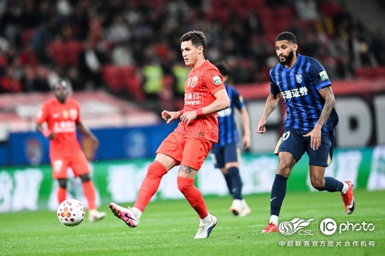 海港主场4-0完胜三镇，安佩姆首球+刘祝润传射