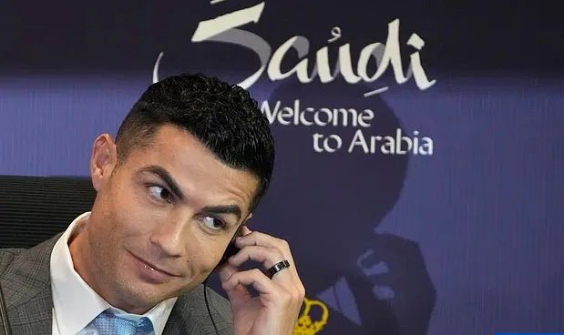 C罗收购阿尔梅里亚25%股权：从猎物到老板，布局西甲升级与射手榜超越