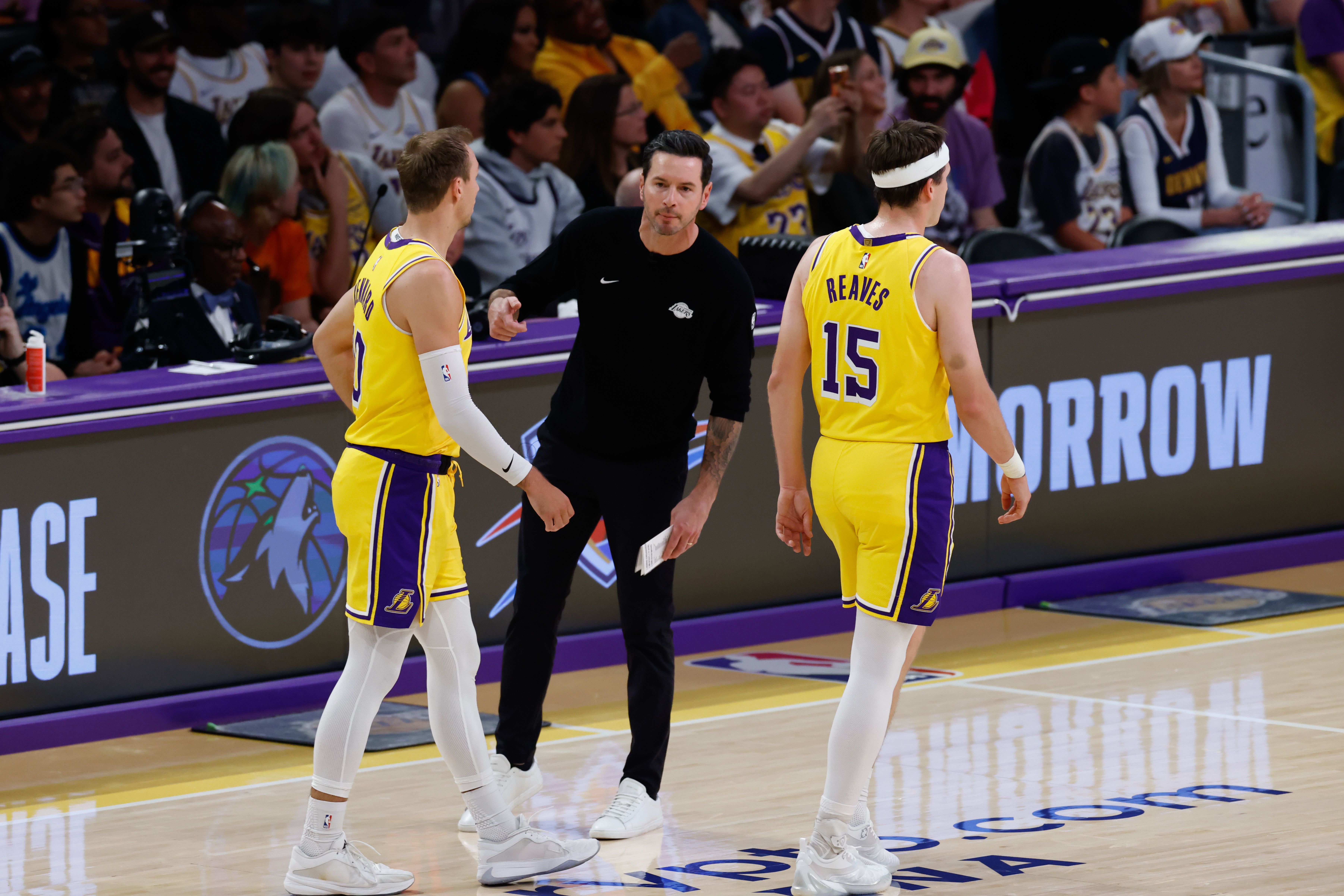 肯纳德：里夫斯需保持侵略性 空砍31分难阻湖人0-2