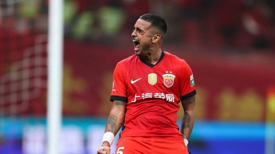 海港客场3-2险胜云南玉昆 莱昂纳多双响武磊献助攻 19岁蒯纪闻首秀
