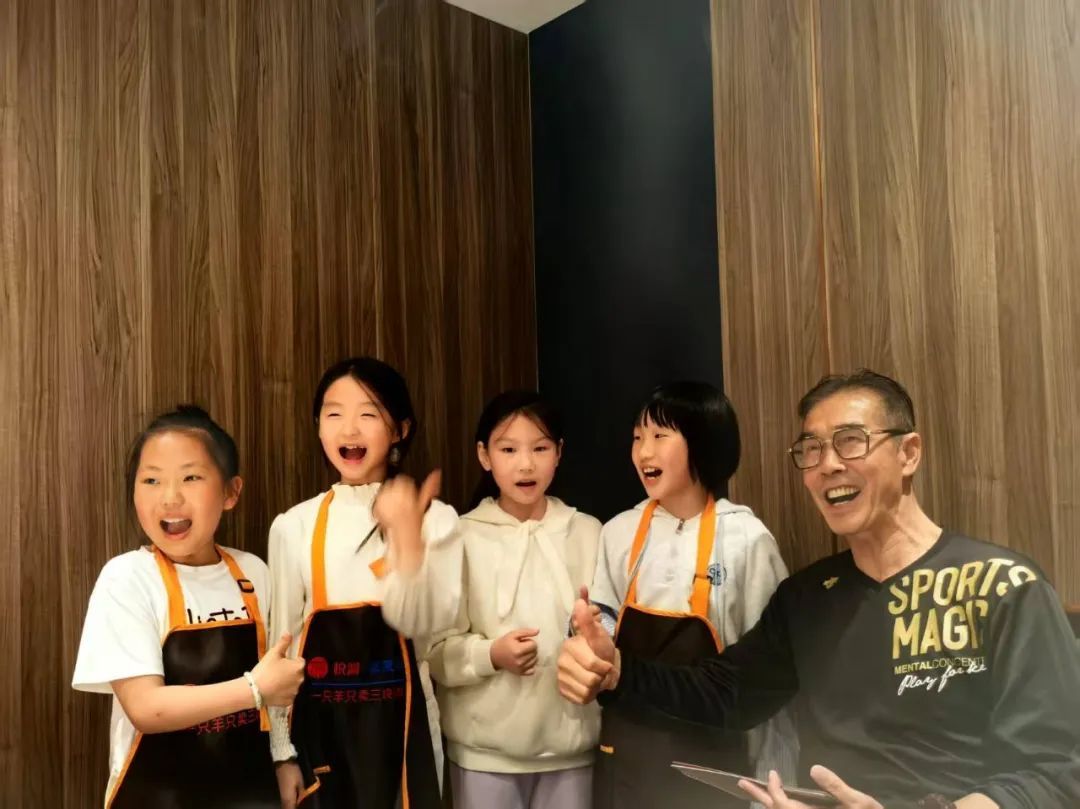 前女足主帅王海鸣扎根遵化校园：青训不收费，先育人后踢球